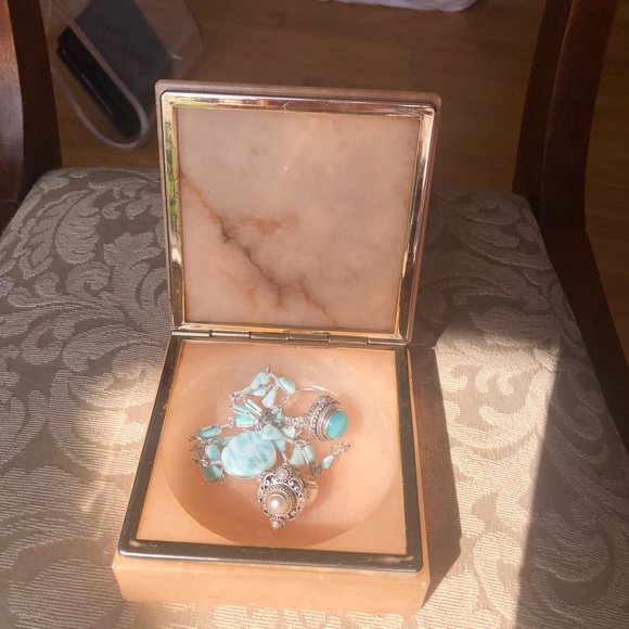 Alabaster Jewelry Box. Genuine Alabaster Stone. Vintage. Made in Italy. - Picture 13 of 13